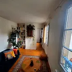 Artistic Flat In The Center Of The Marais